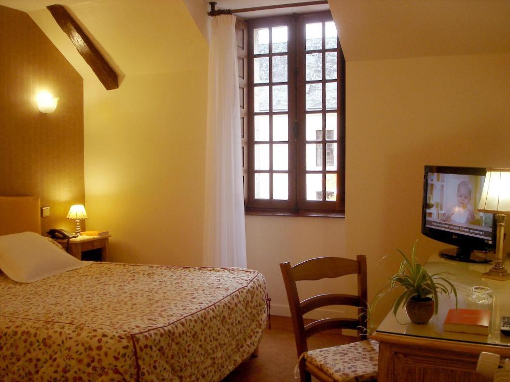 Chateau La Fleunie - Hotel Et Restaurant Condat-sur-Vezere Room photo