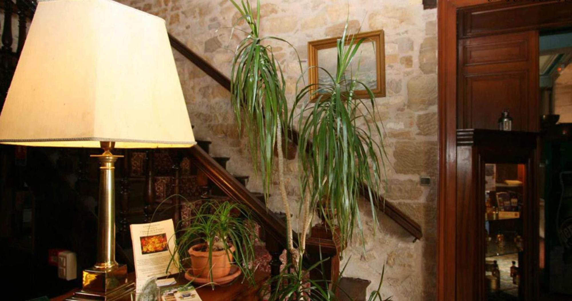 Chateau La Fleunie - Hotel Et Restaurant Condat-sur-Vezere Exterior photo