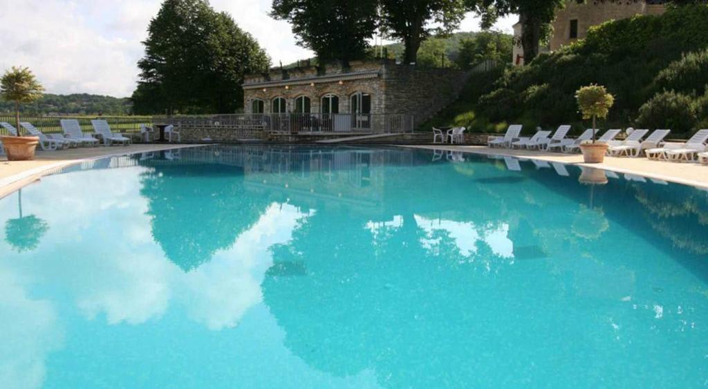 Chateau La Fleunie - Hotel Et Restaurant Condat-sur-Vezere Exterior photo