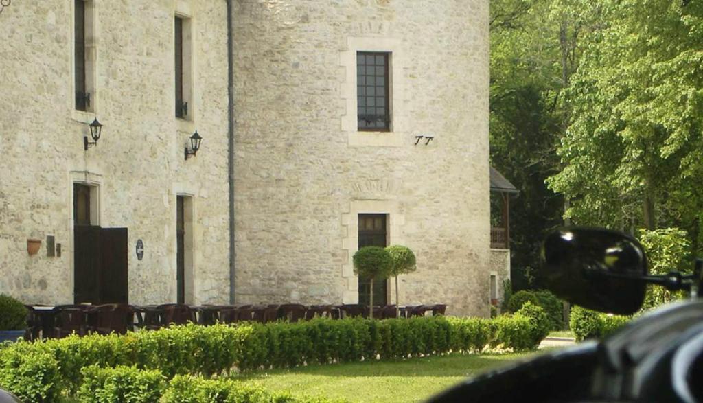Chateau La Fleunie - Hotel Et Restaurant Condat-sur-Vezere Exterior photo