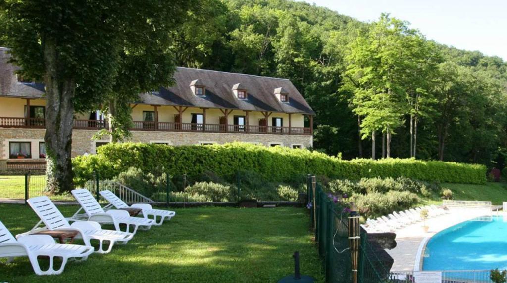 Chateau La Fleunie - Hotel Et Restaurant Condat-sur-Vezere Room photo
