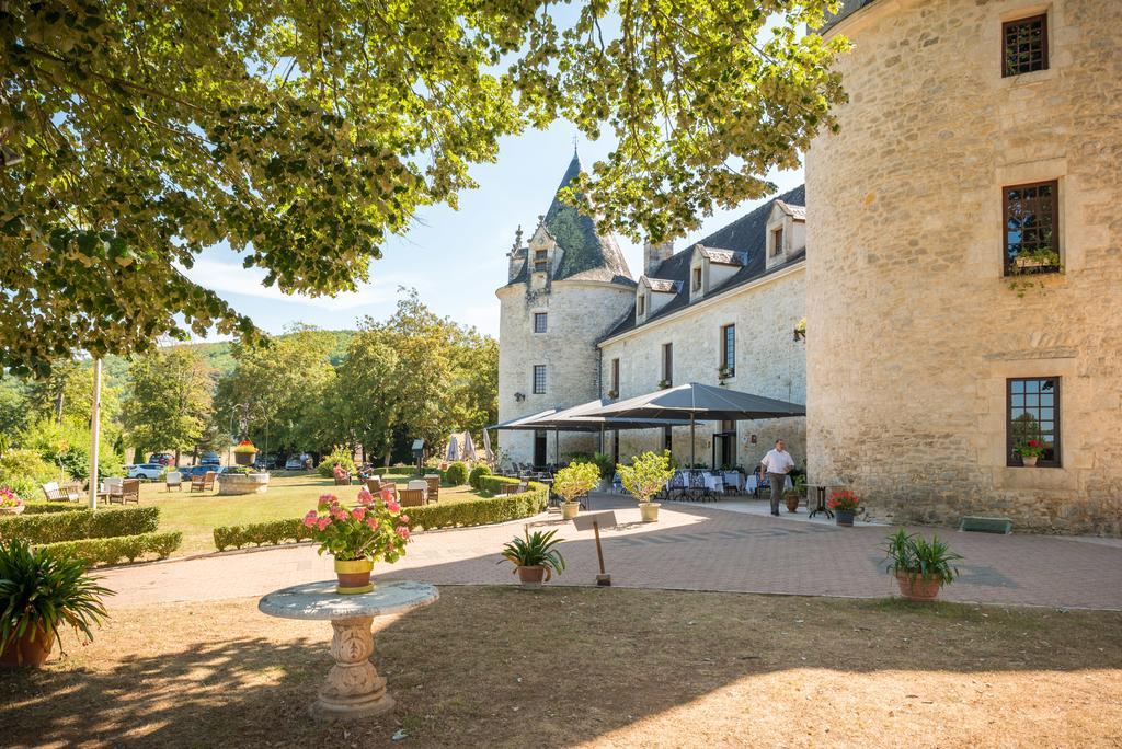 Chateau La Fleunie - Hotel Et Restaurant Condat-sur-Vezere Exterior photo