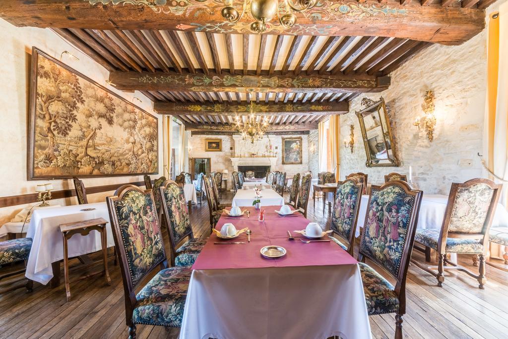 Chateau La Fleunie - Hotel Et Restaurant Condat-sur-Vezere Exterior photo