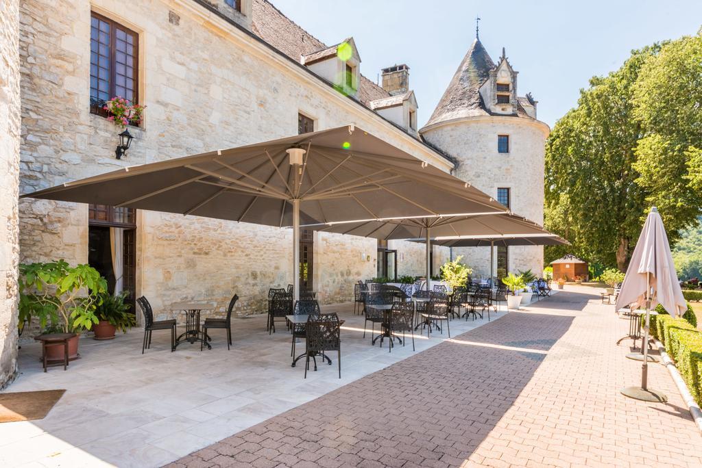 Chateau La Fleunie - Hotel Et Restaurant Condat-sur-Vezere Exterior photo