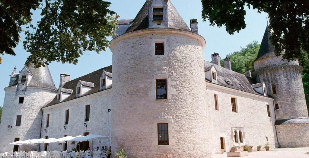 Chateau La Fleunie - Hotel Et Restaurant Condat-sur-Vezere Exterior photo