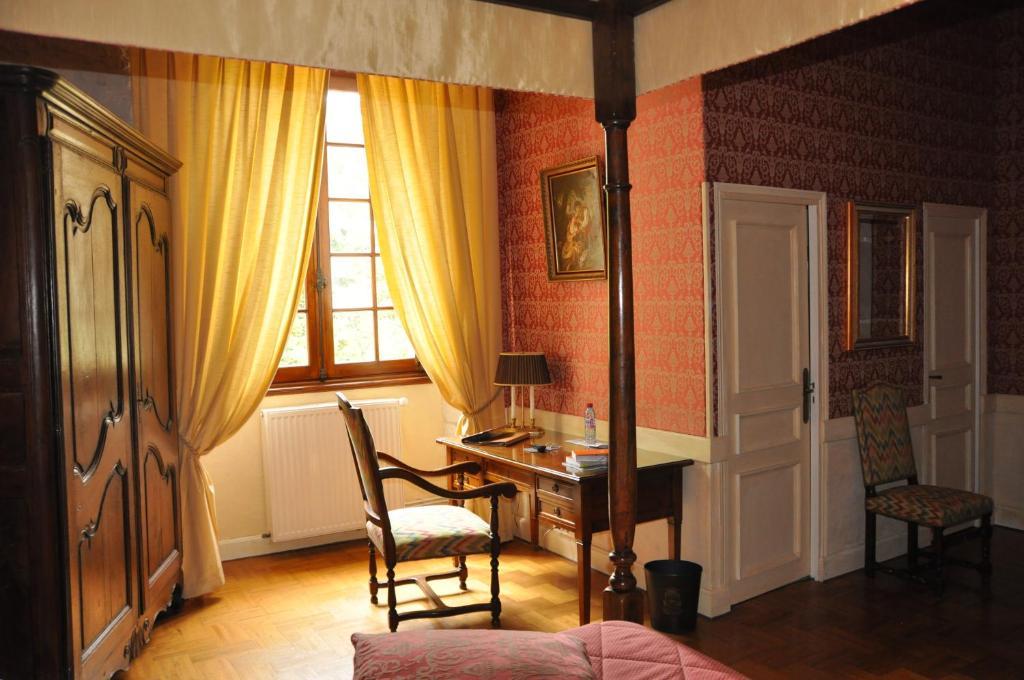 Chateau La Fleunie - Hotel Et Restaurant Condat-sur-Vezere Exterior photo