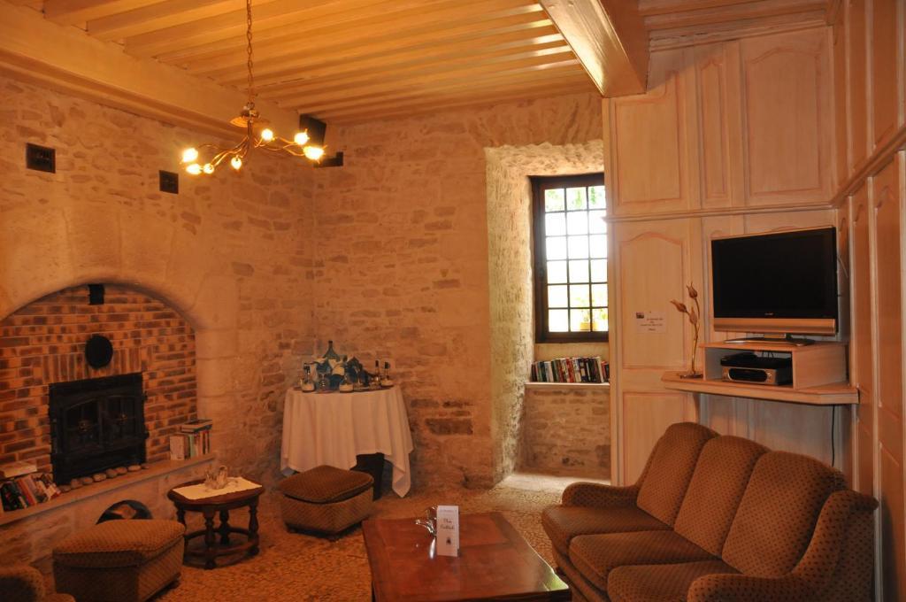 Chateau La Fleunie - Hotel Et Restaurant Condat-sur-Vezere Exterior photo