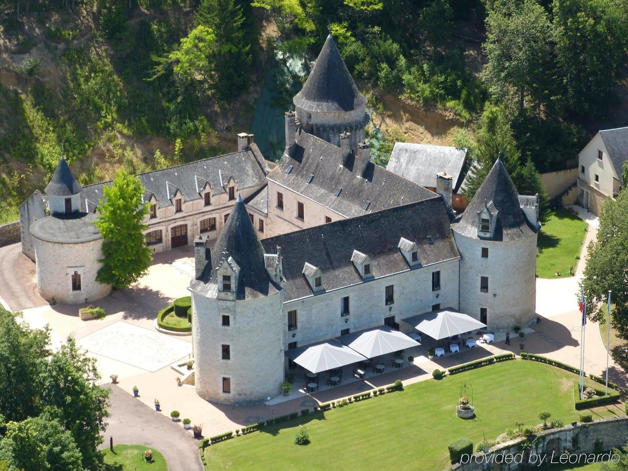 Chateau La Fleunie - Hotel Et Restaurant Condat-sur-Vezere Exterior photo