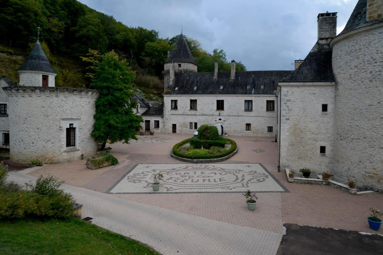 Chateau La Fleunie - Hotel Et Restaurant Condat-sur-Vezere Exterior photo